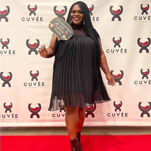 XSCAPE Plus Size Beaded & Pleated Shift Dress - Picture 14 of 15